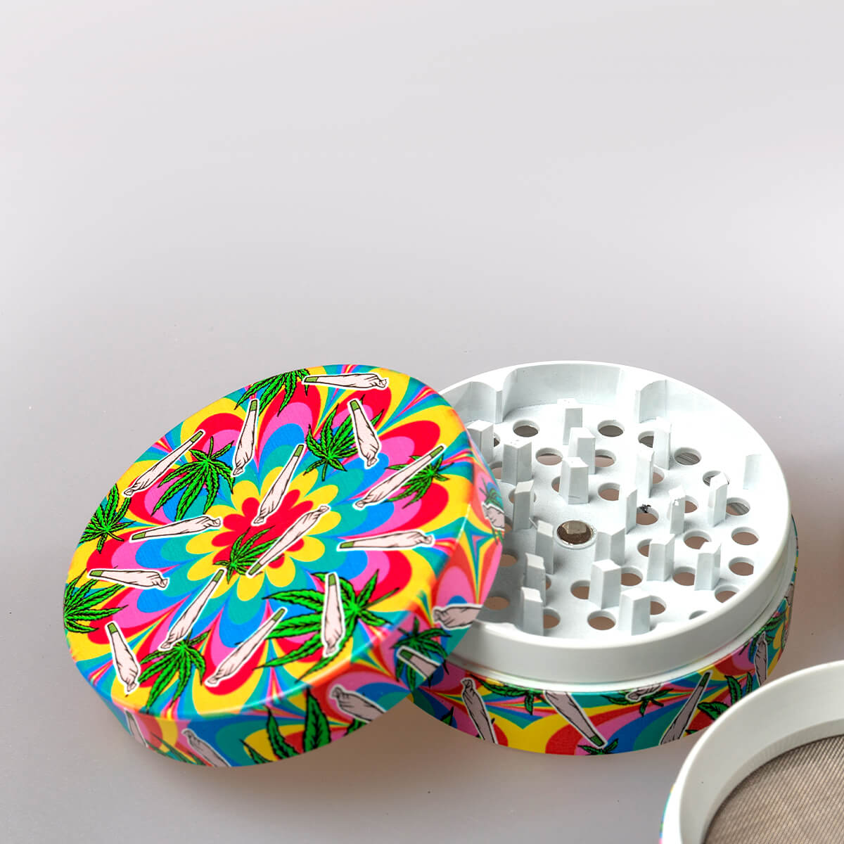Grinder Colorful Leaves