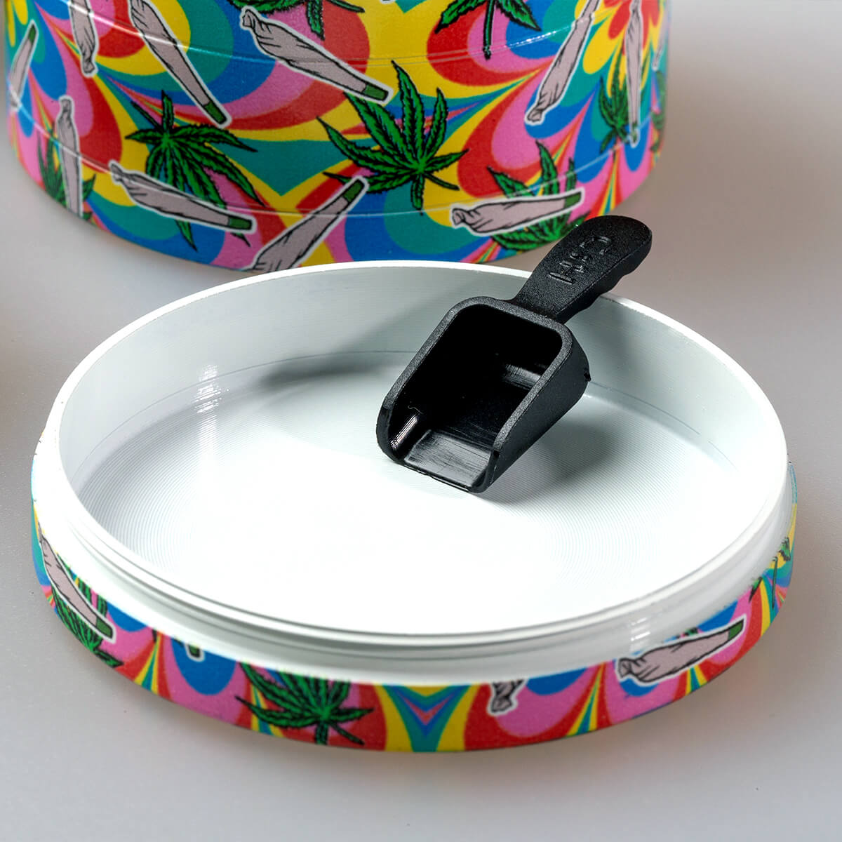 Grinder Colorful Leaves